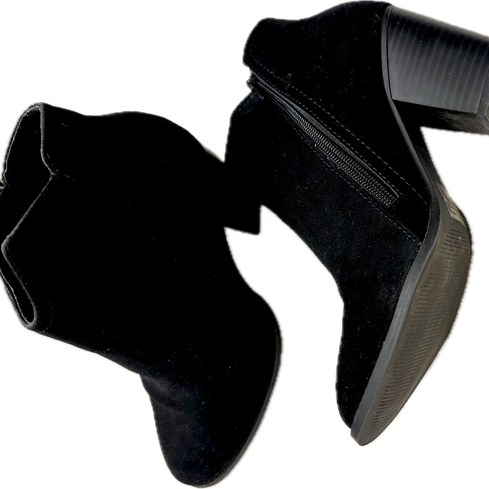 Size 7 Booties come just above ankles